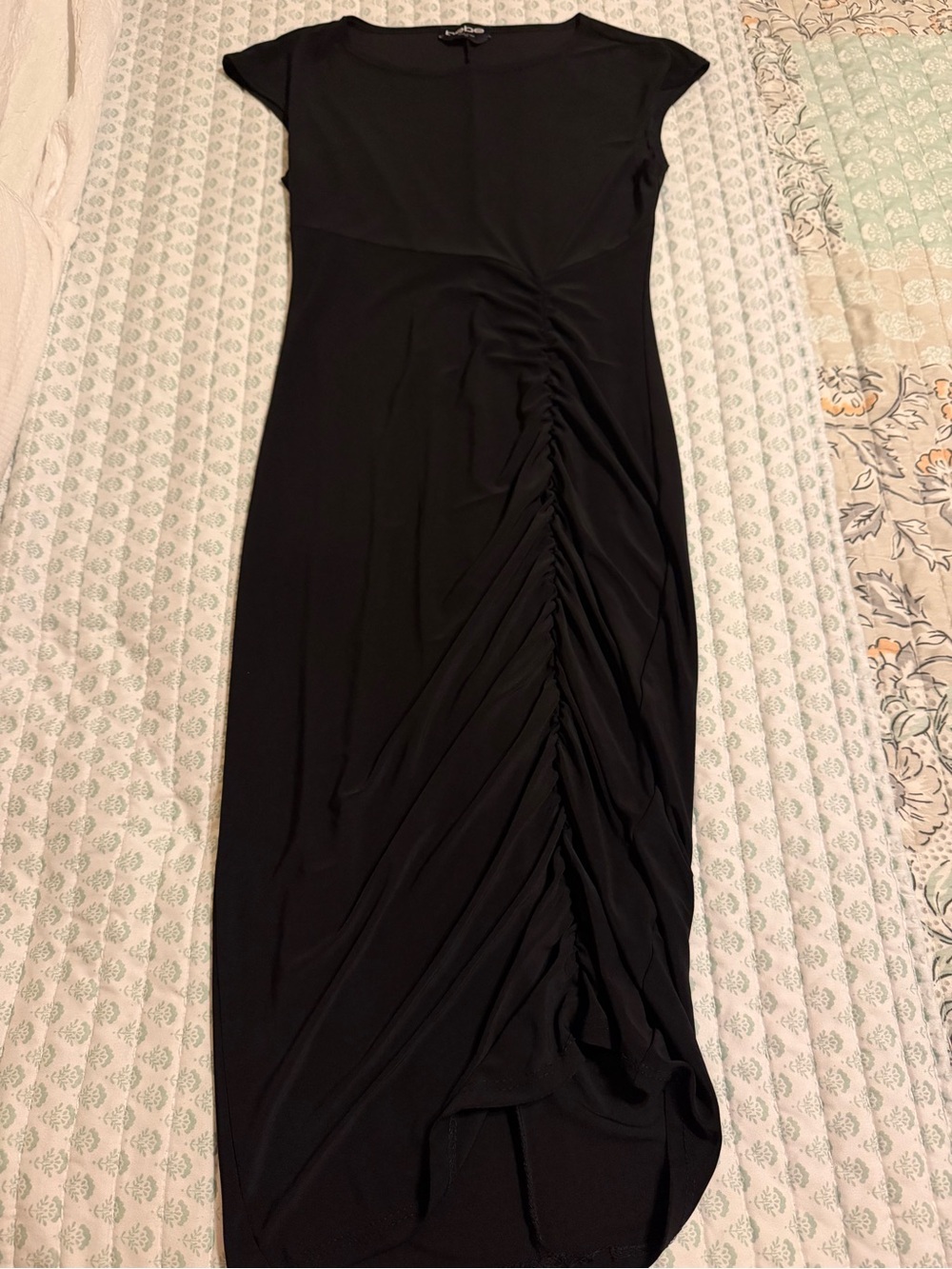 Elegant Black Ruched Cap-Sleeve Maxi Dress